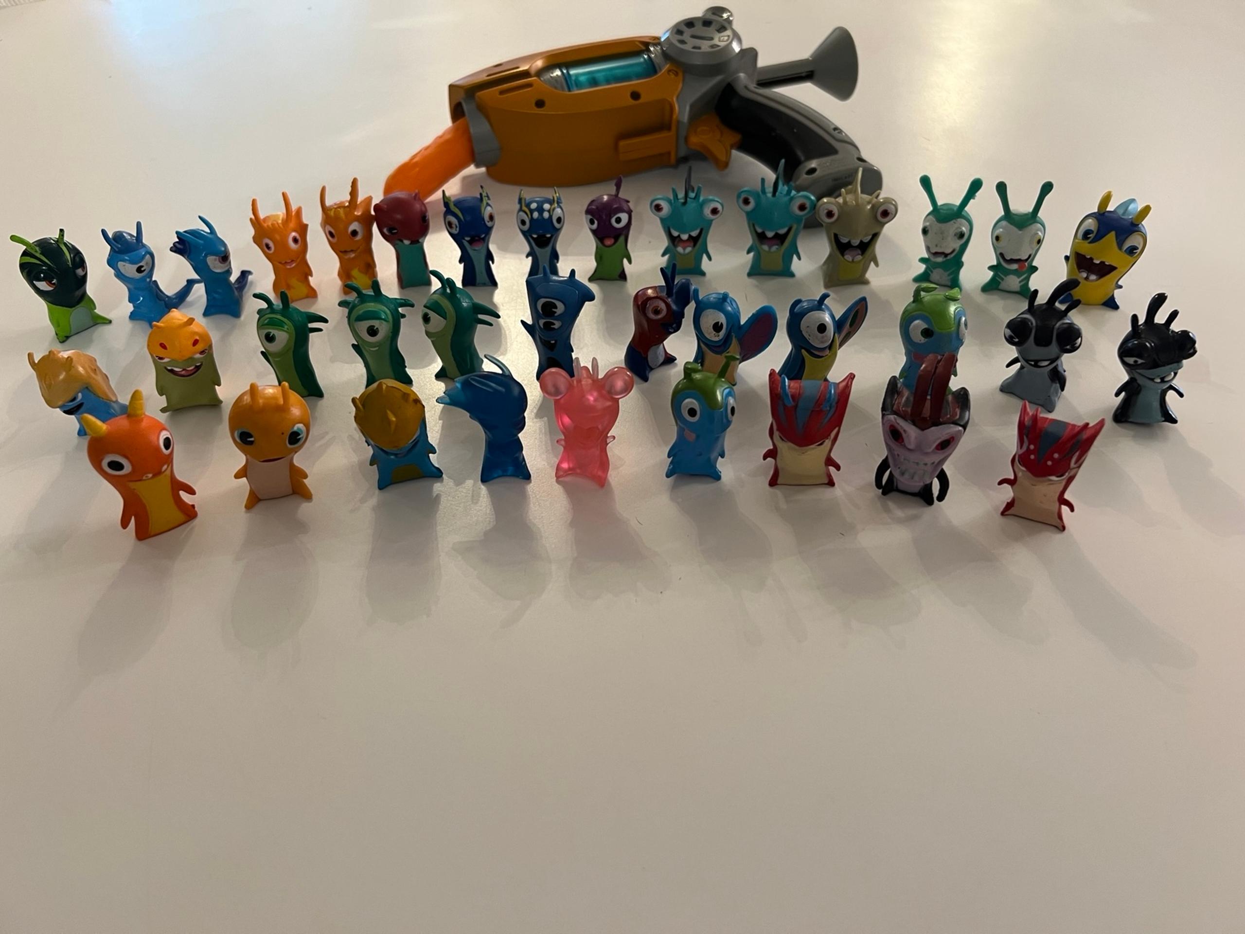 SlugTerra toy lot - 38 pieces - Activision