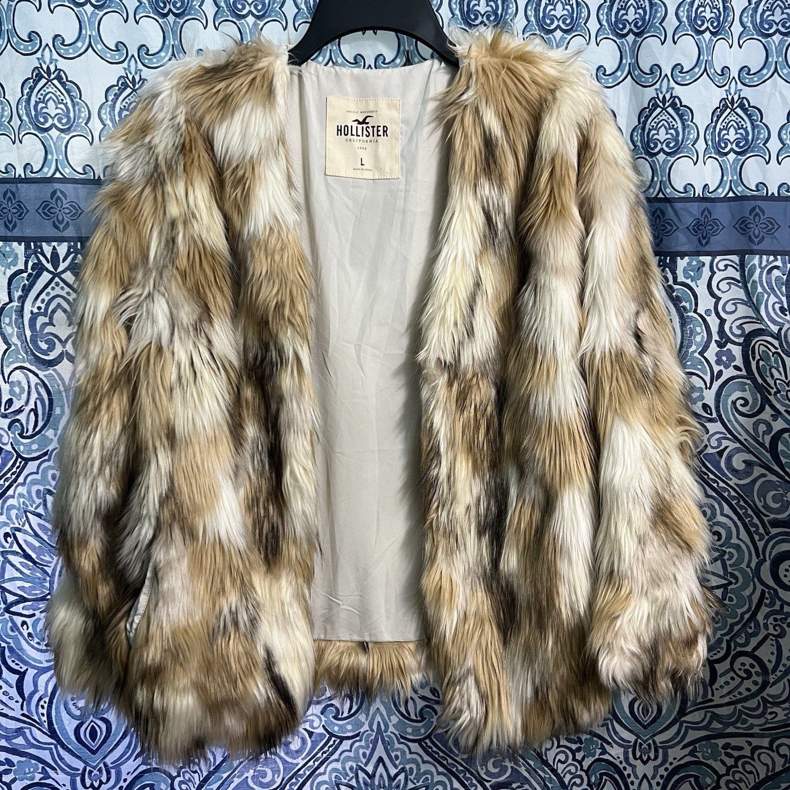 Hollister Faux Fur Jacket Size Large