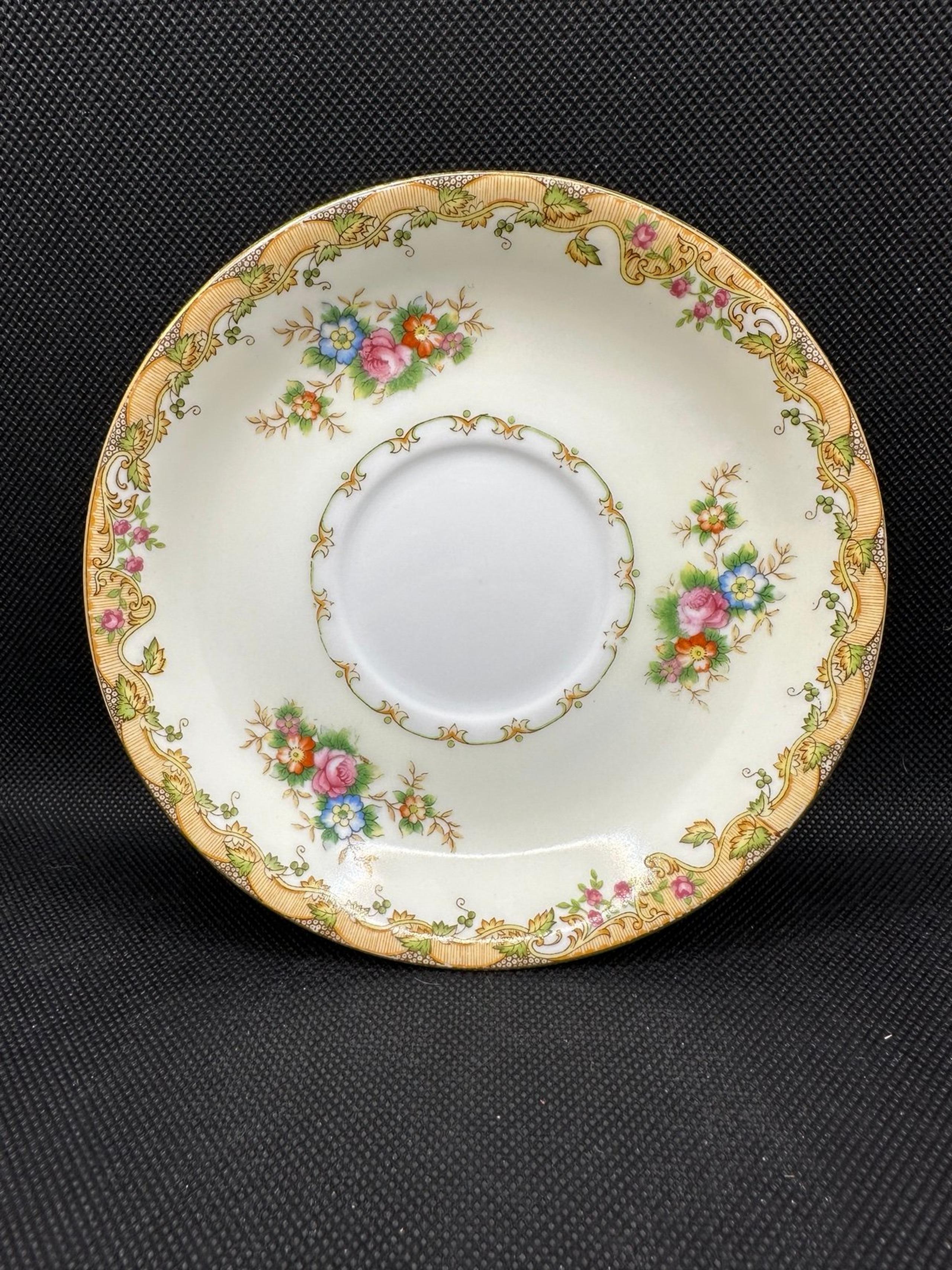 DIA27 by Diamond (Japan) Vintage Saucer