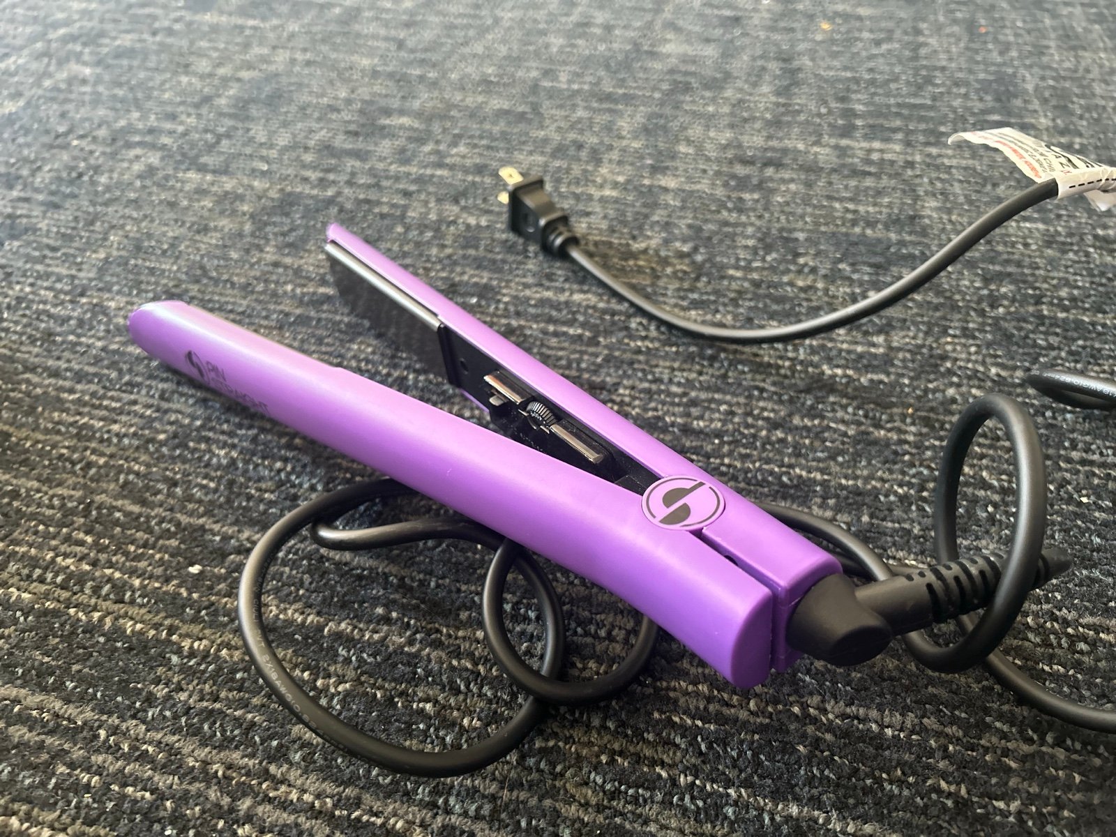 PIN STRAIGHT HAIR STRAIGHTNER