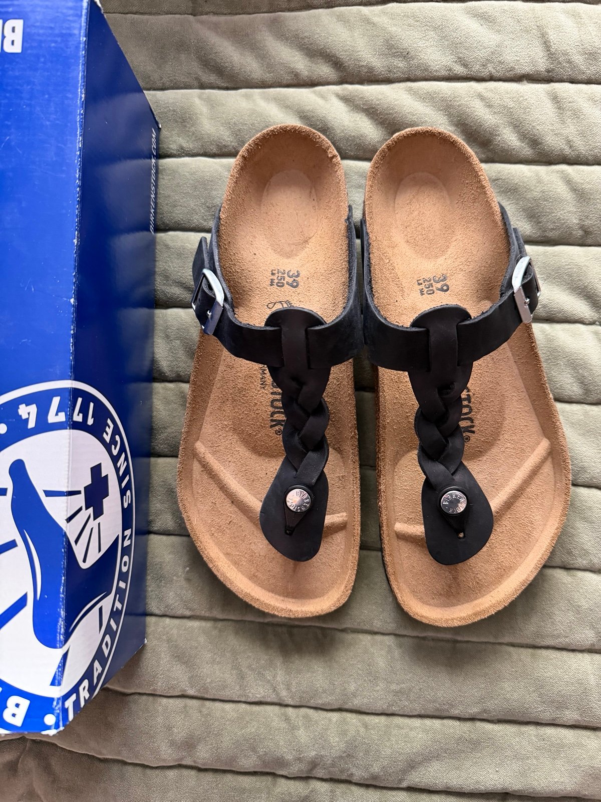 Birkenstock Gizeh Braided black sandals