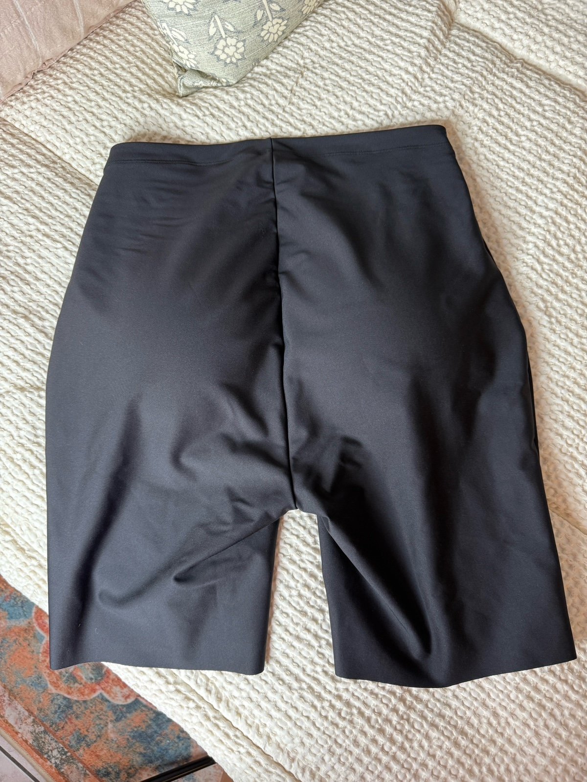 Skims Butt Pad MidThigh Shorts