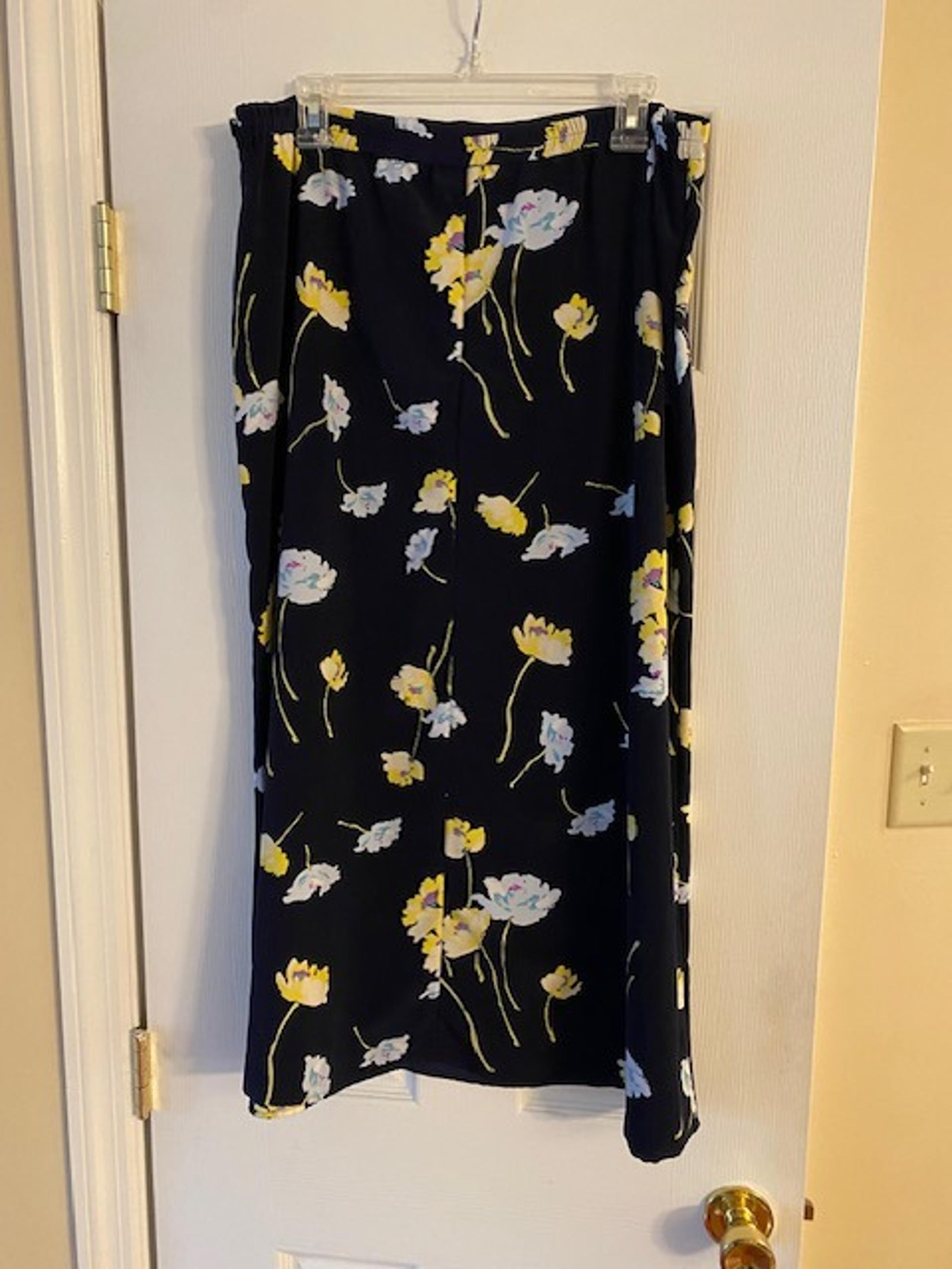 Villager Women's Navy Blue w Floral Silky Zip w Elastic 34" Maxi Skirt Size 16