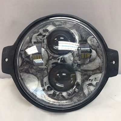 Honda VTX 1300 / 1800 C / R / S – 5 3/4″ CUSTOM DESIGN SKULL DAYMAKER Chrome HID