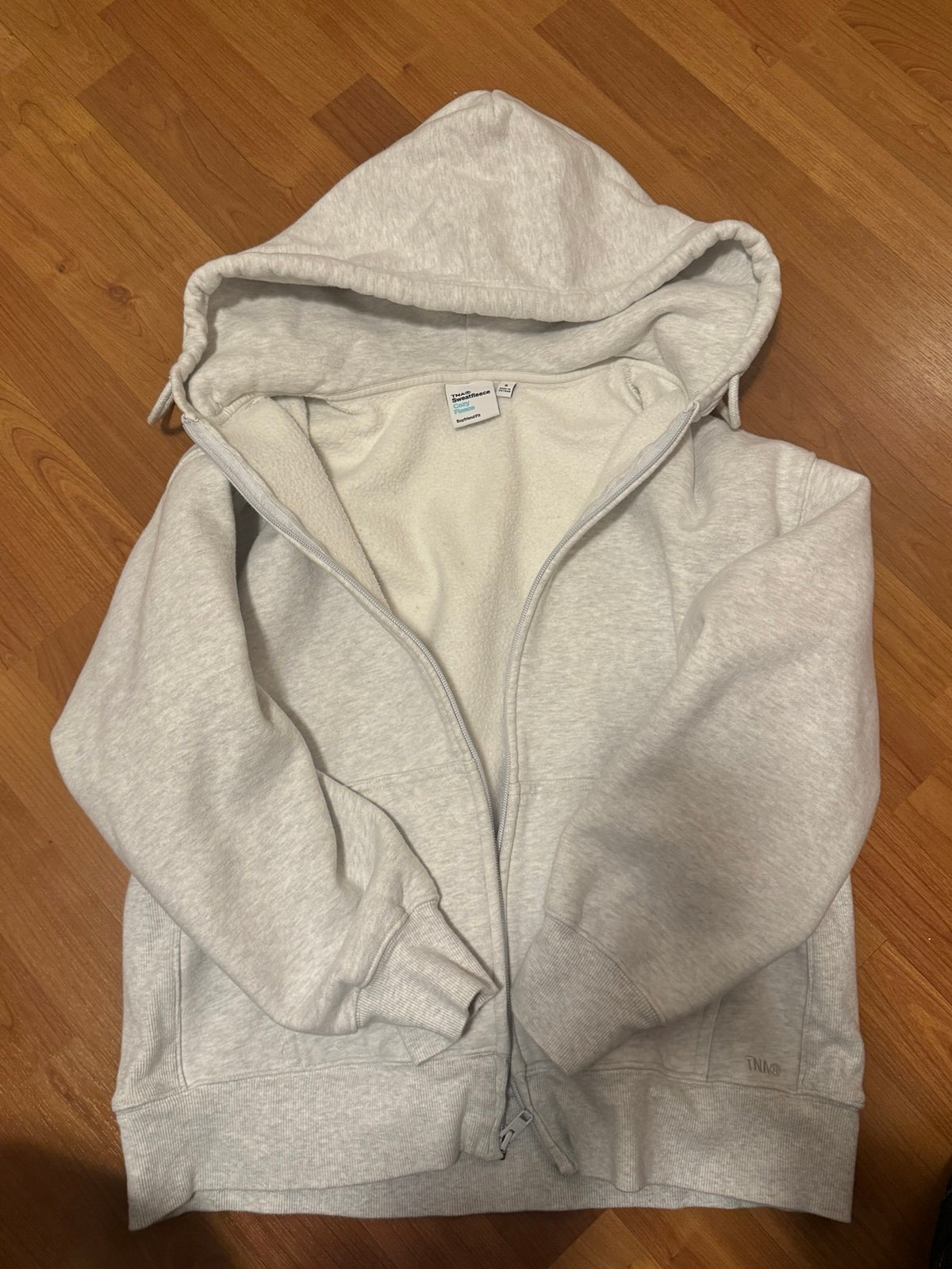 aritzia light grey zip up