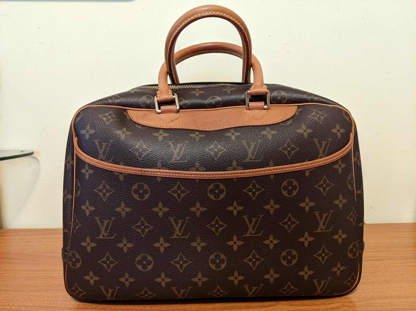 Louis Vuitton Deauville Monogram (Pre-owned in very good condition)