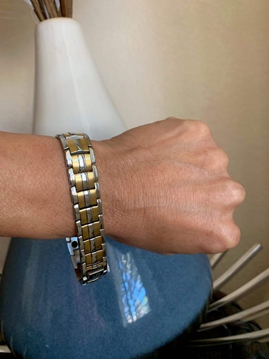 Beautiful Titanium Magnetic Bracelet Men 44 max magnets Balance Energy Power Joy