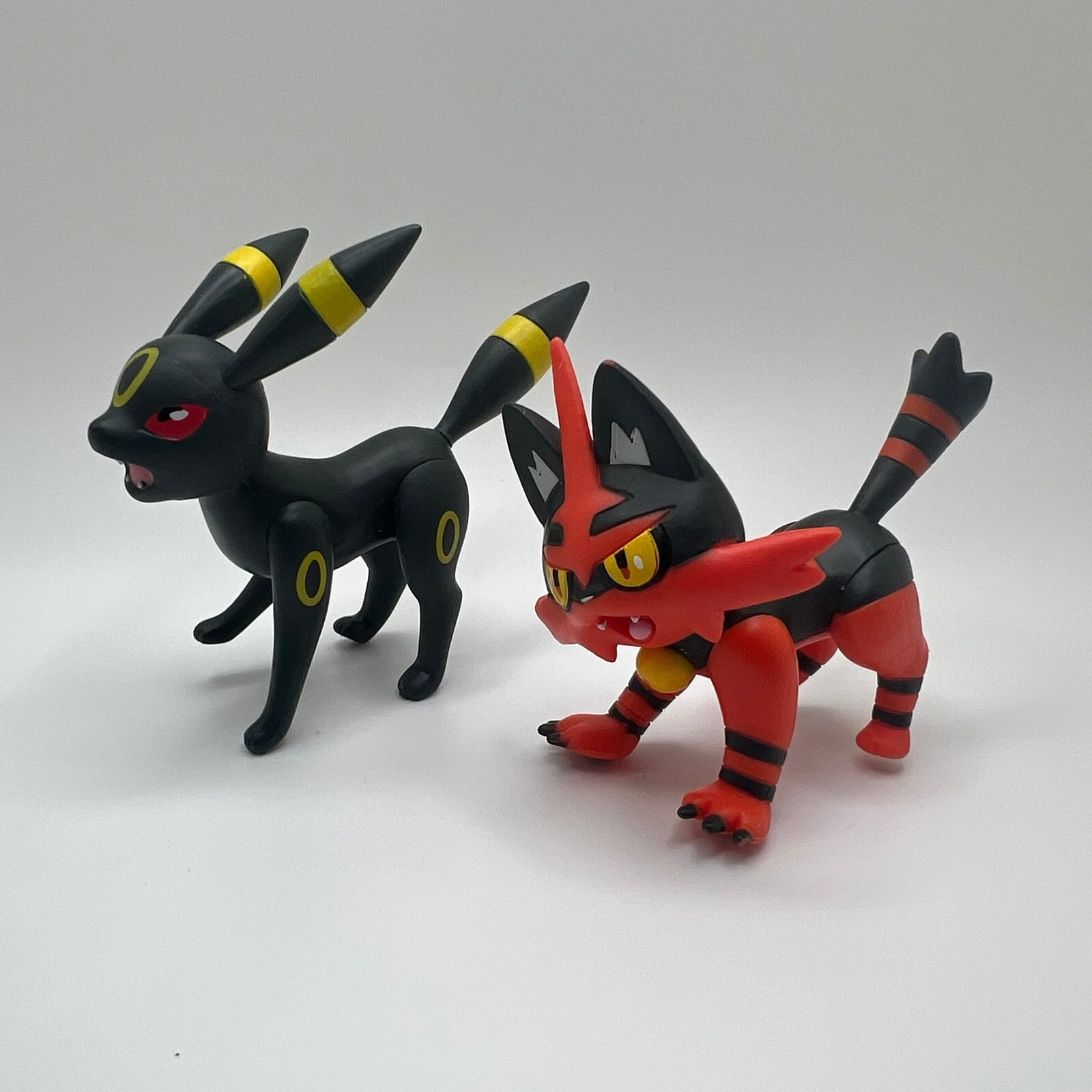 Pokémon Battle Figures Torracat #95015 & Umbreon TOMY Nintendo Rare Set of 2