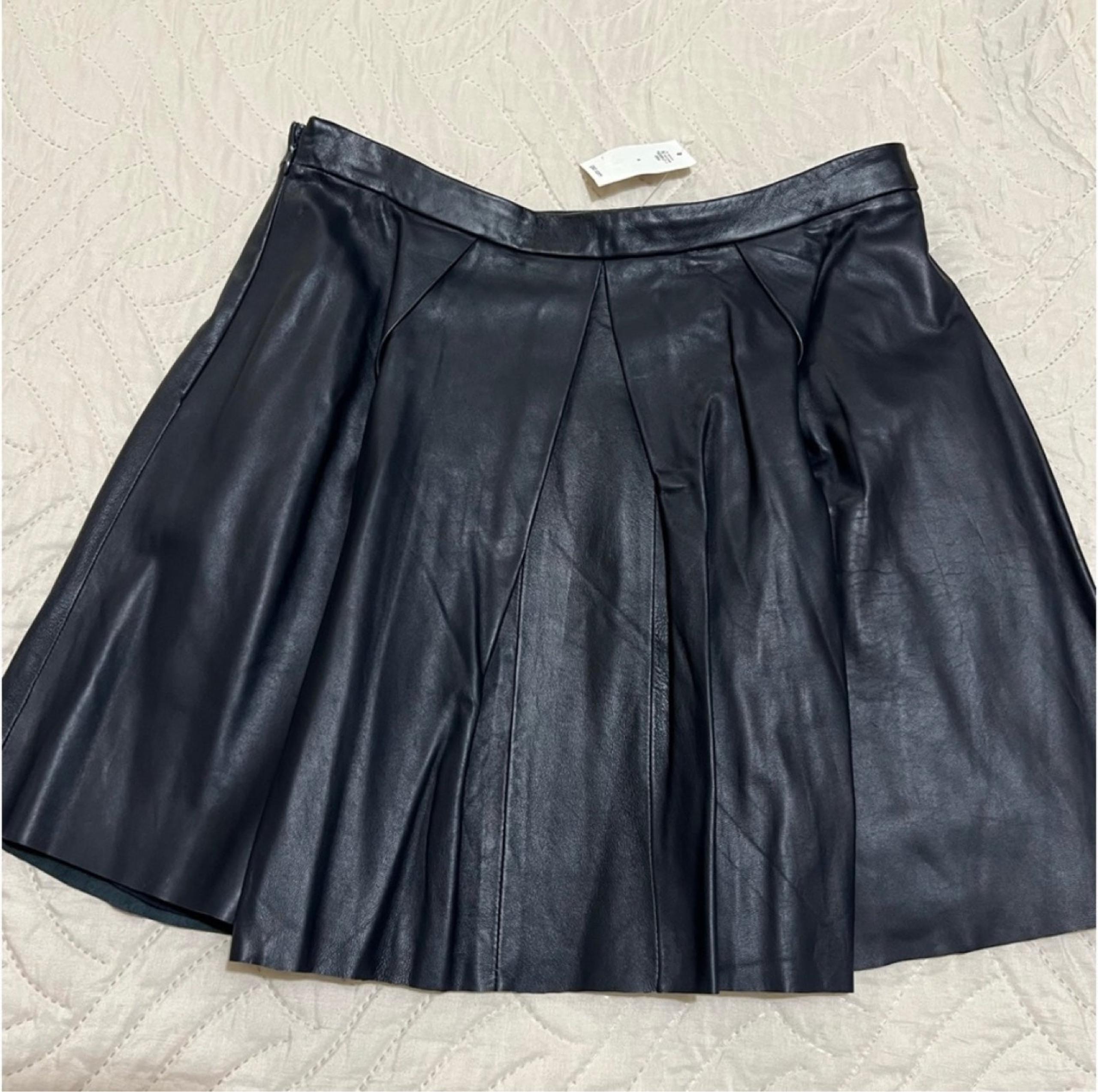 Gap pleated vegan leather skirt