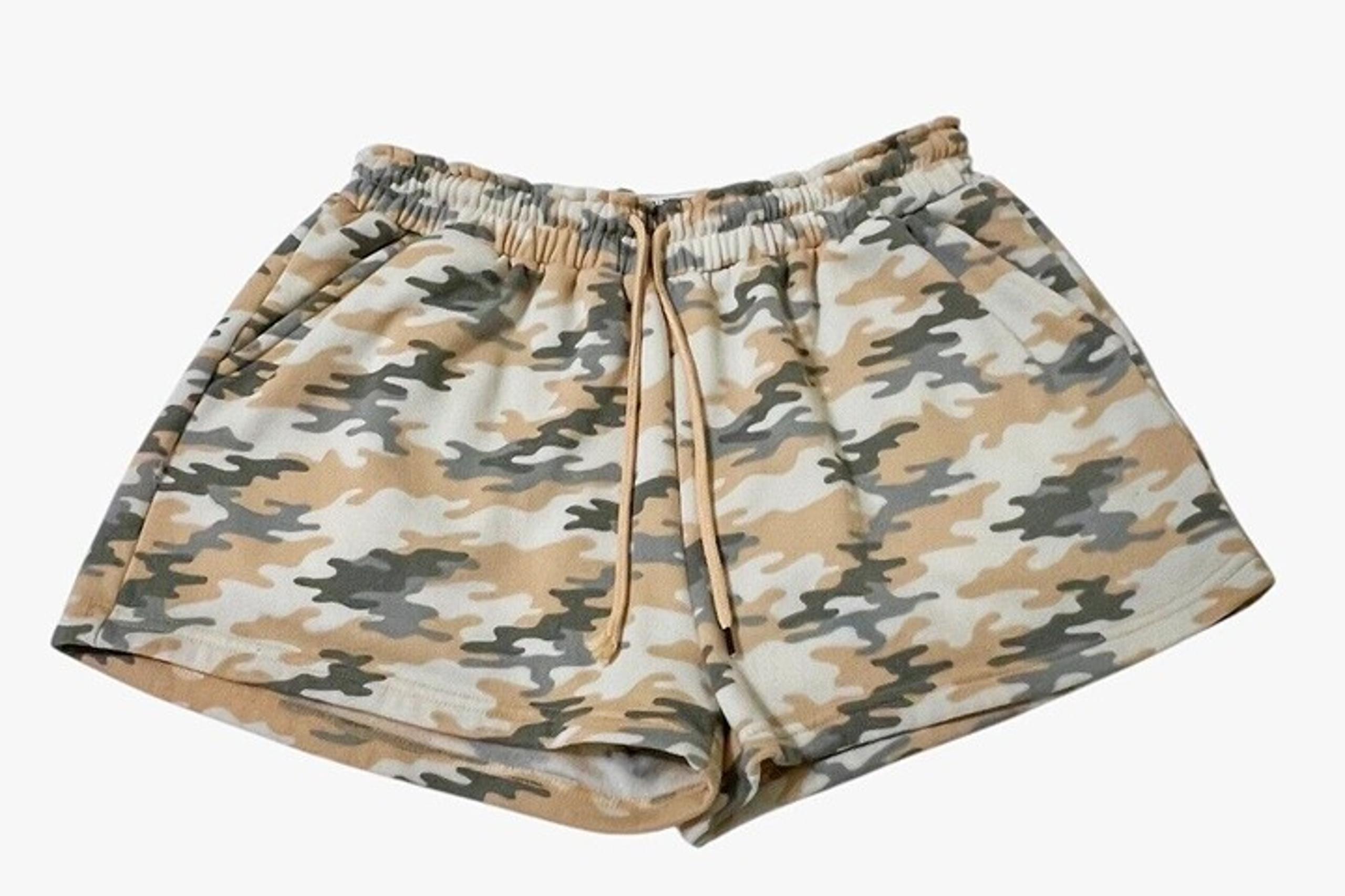 Celebrity Pink Shorts Junior/Ladies XL Camo Yellow Gray Tie Elastic Pockets Poly