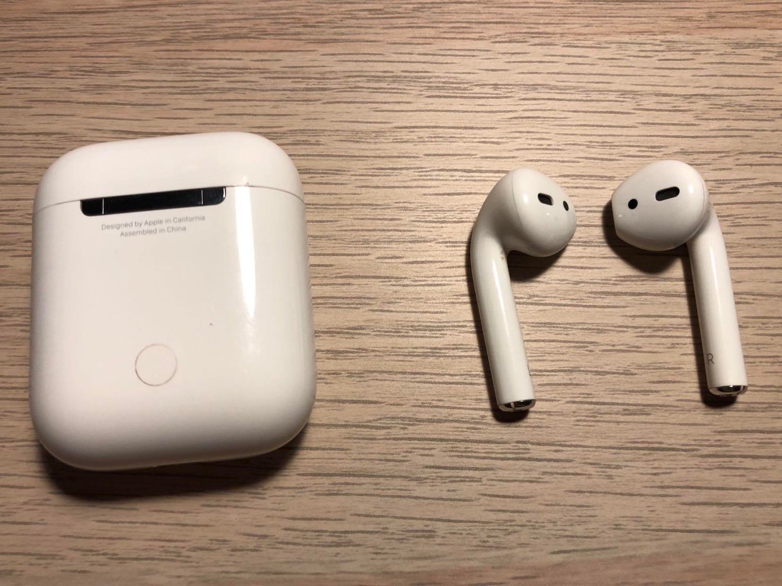 iPhone 6 with airpods