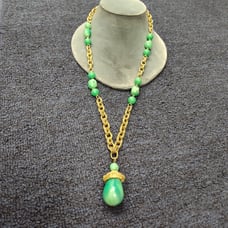 Vintage 1969's handy Green Glass teardrop pendant necklace