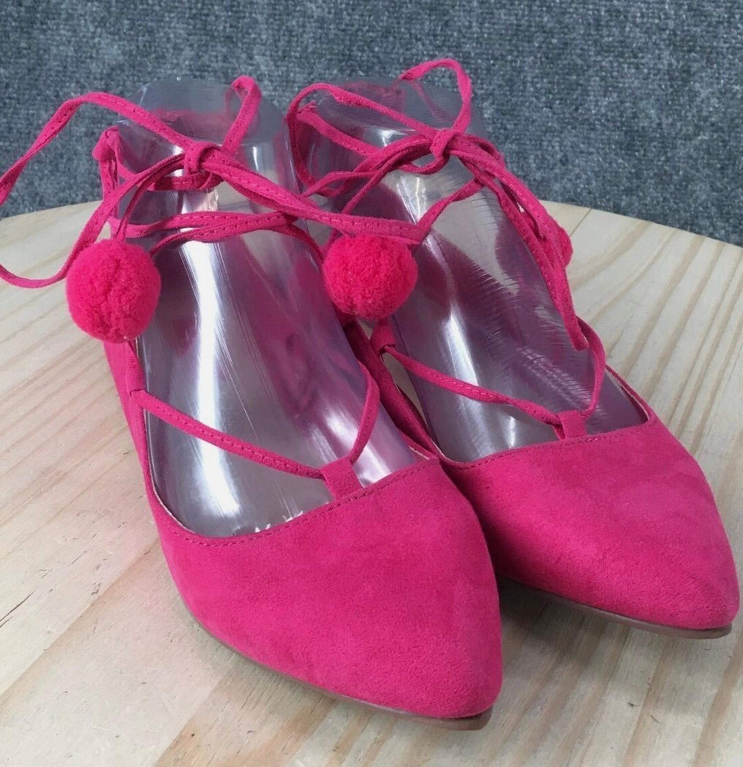 FOREVER 21 Women’s Pointed Ballet Flats Tie Up