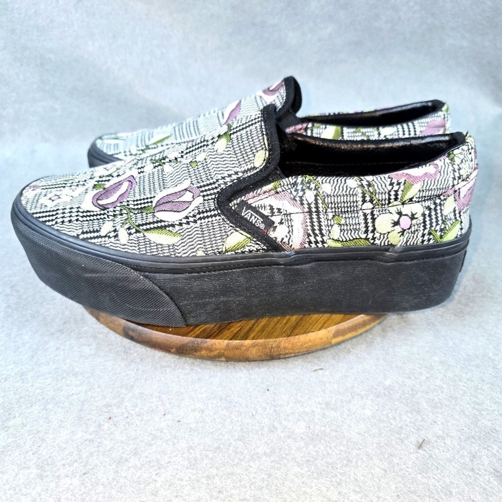 Vans Women's Black Floral Slip-On Shoes sneakers stack platform size 8.5 women's