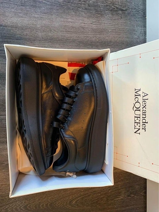 ALEXANDER McQUEEN NEW IN THE BOX YL188 SIZE 42 /8.5 US