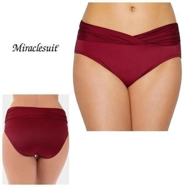 New. Miraclesuit Pompei Red twist front bikini bottoms. Size 12. Retail 89