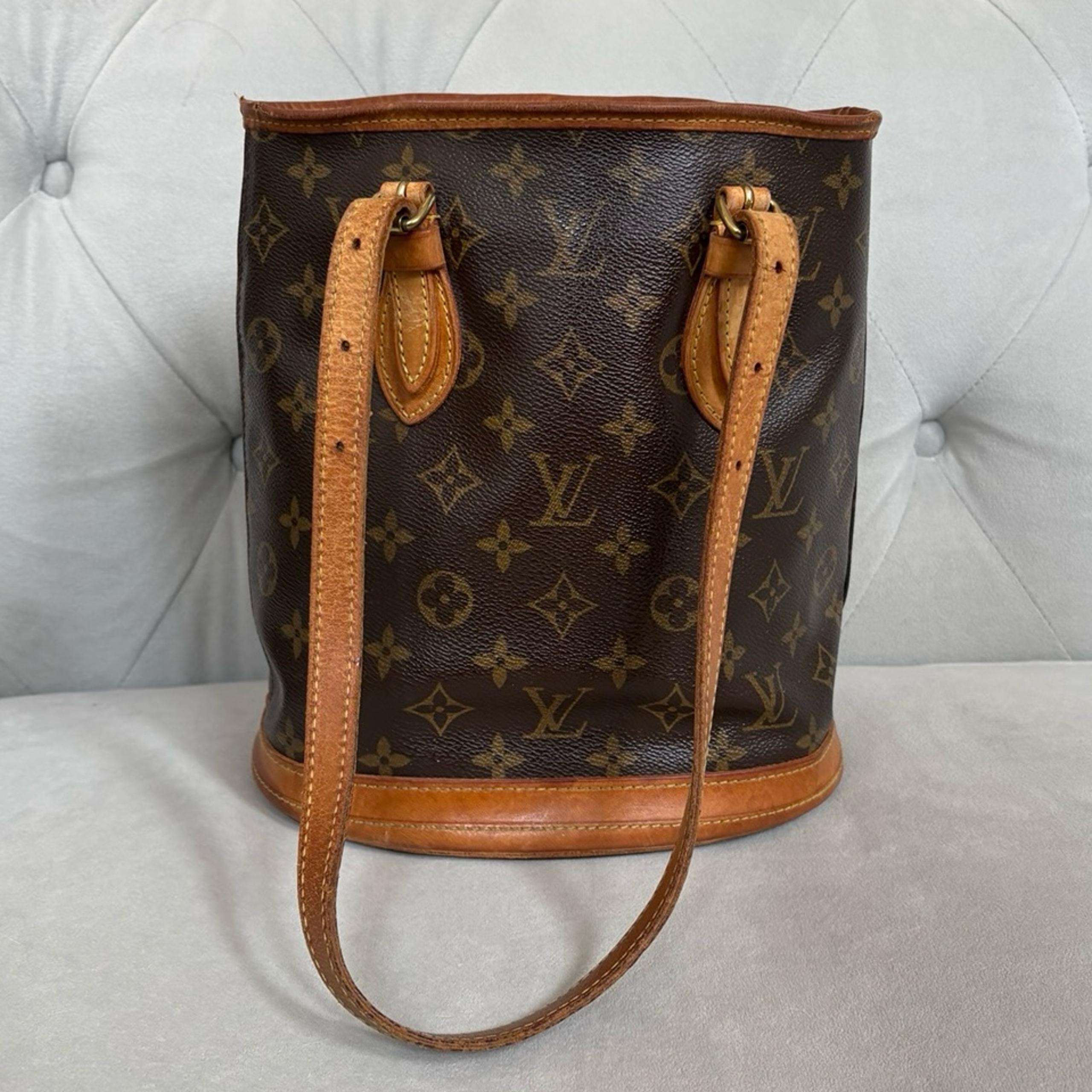 classic louis vuitton monogram bucket bag