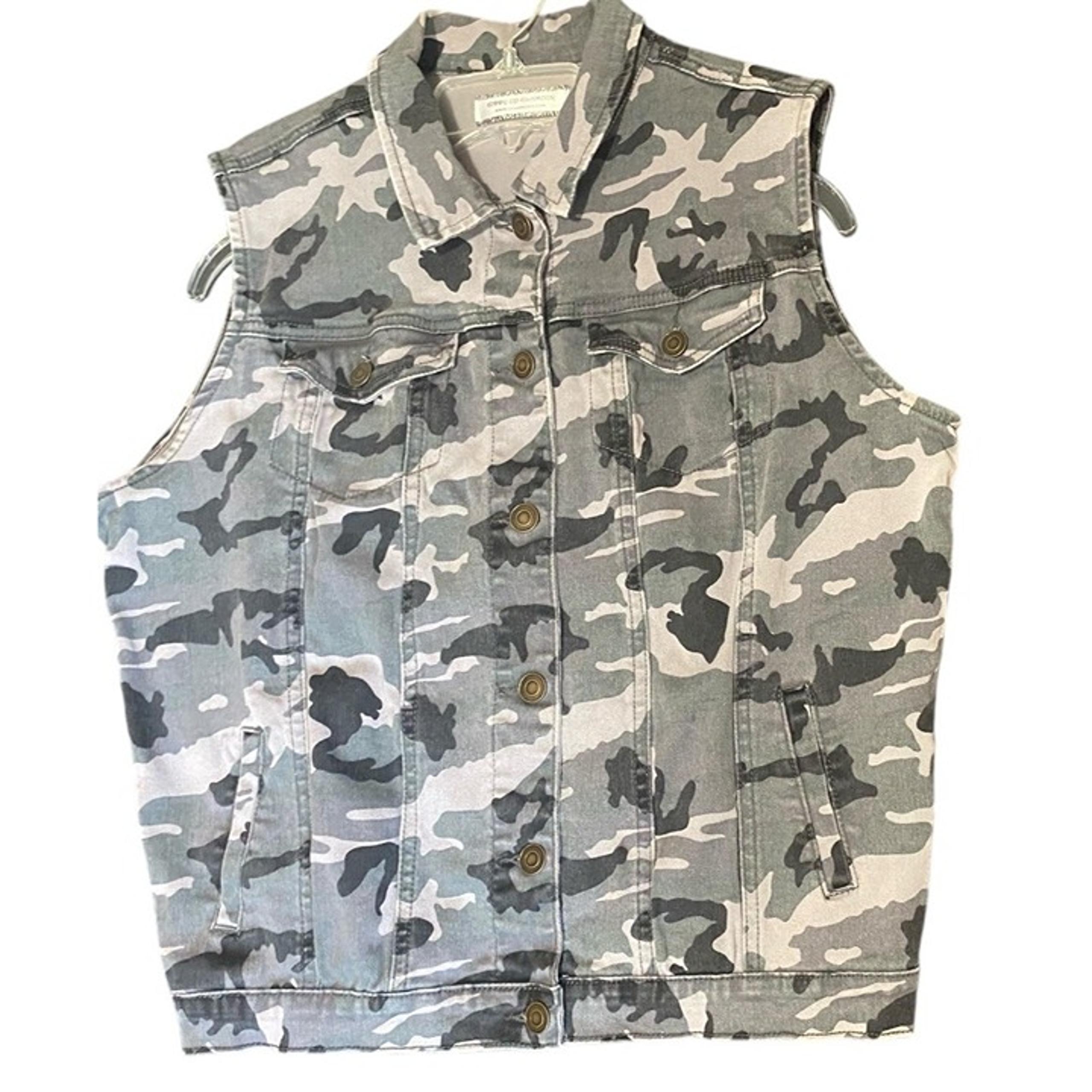 Camo Denim Sleeveless Vest Womens Medium Giddy Up Glamour Turquoise Haven