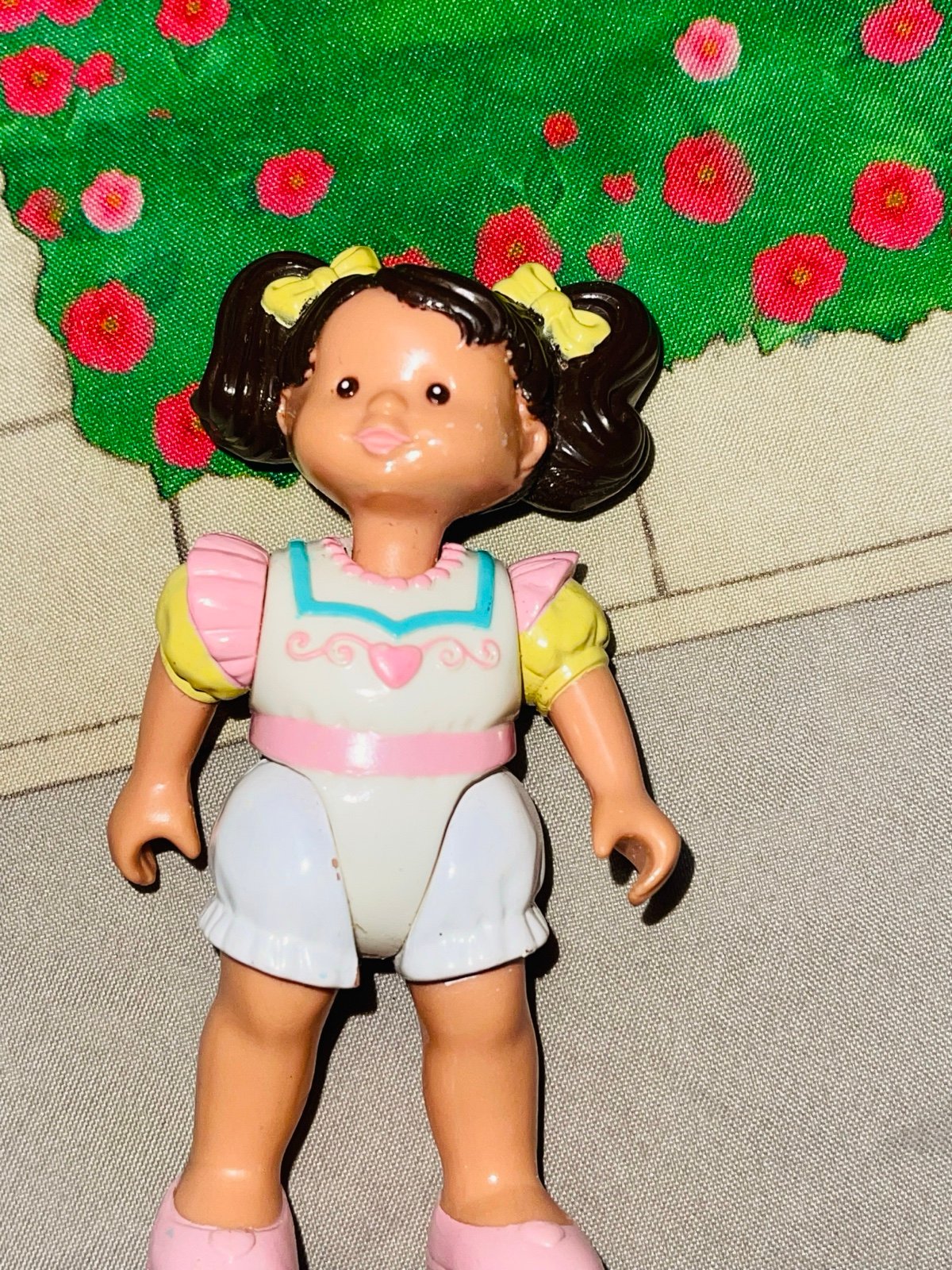 FISHER PRICE Loving Family Dream Dollhouse HISPANIC BIRTHDAY GIRL SISTER