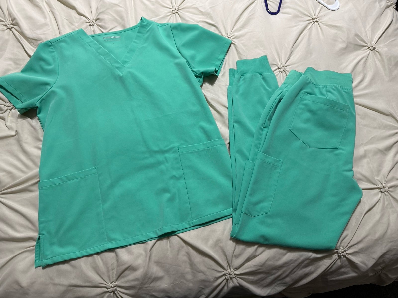 Scrub set