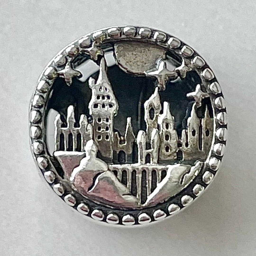 Pandora x Harry Potter, Hogwarts School of Witchcraft & Wizardry Openwork Charm