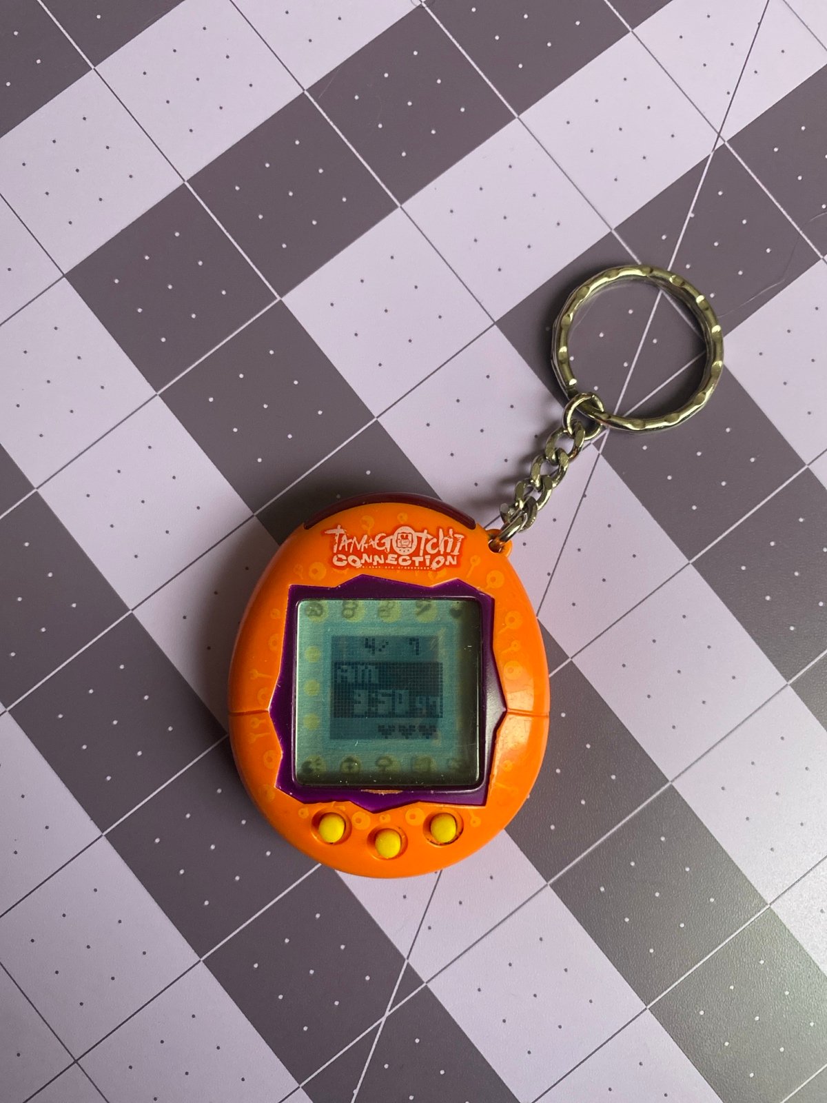 Tamagotchi Connection V1 Orange 2004