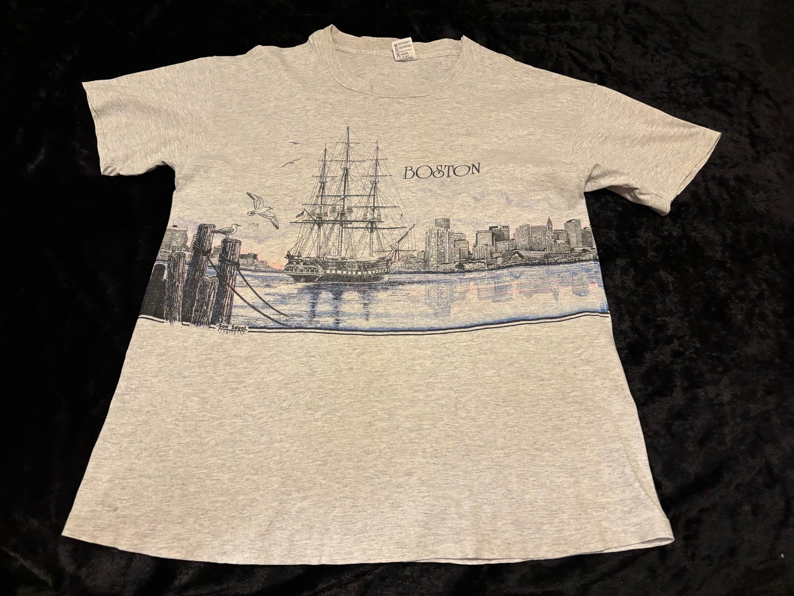 Mens XL Vintage 1991 Boston Massachusetts AOP Tshirt