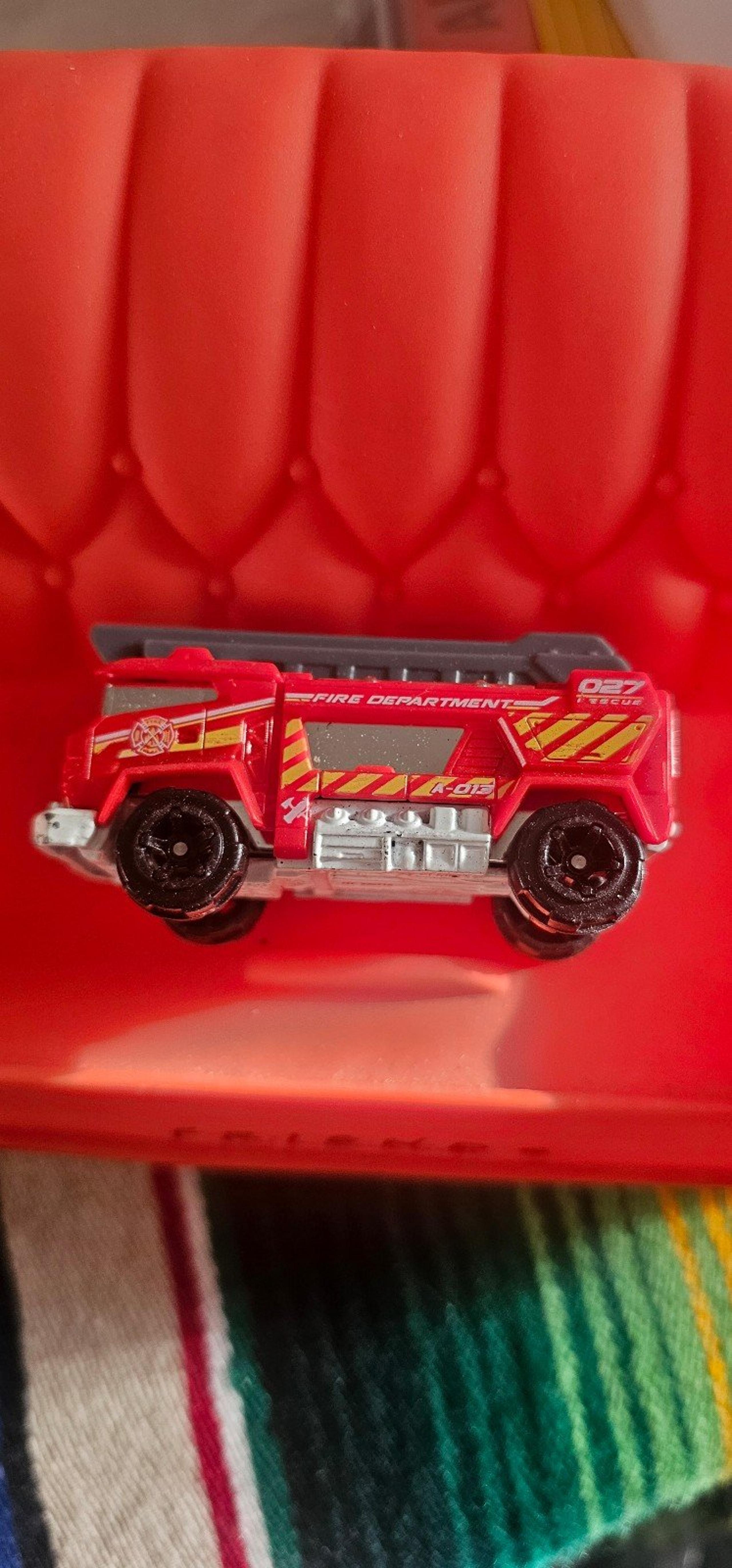 ZURU Metal Machines Inferno Diecast Red Fire Truck Toy Diecast 1:64