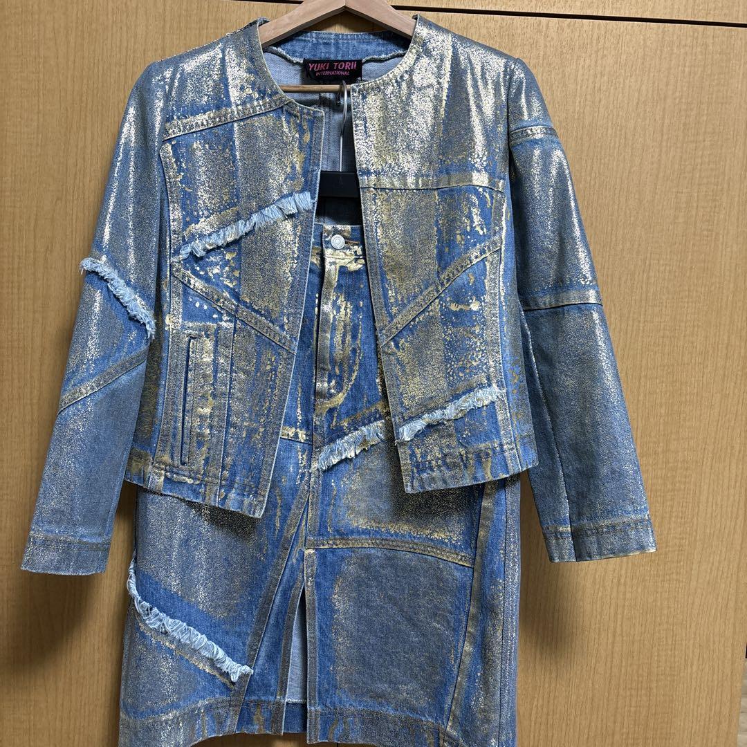 Trill denim jacket set.