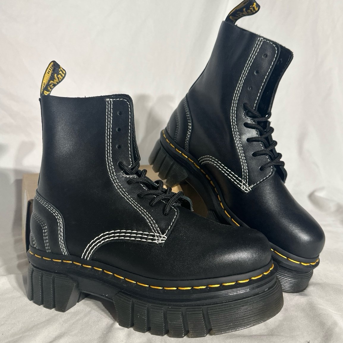 Dr. Martens Audrick 81 Quilted Platform Combat Boots Black White New Woman’s 6