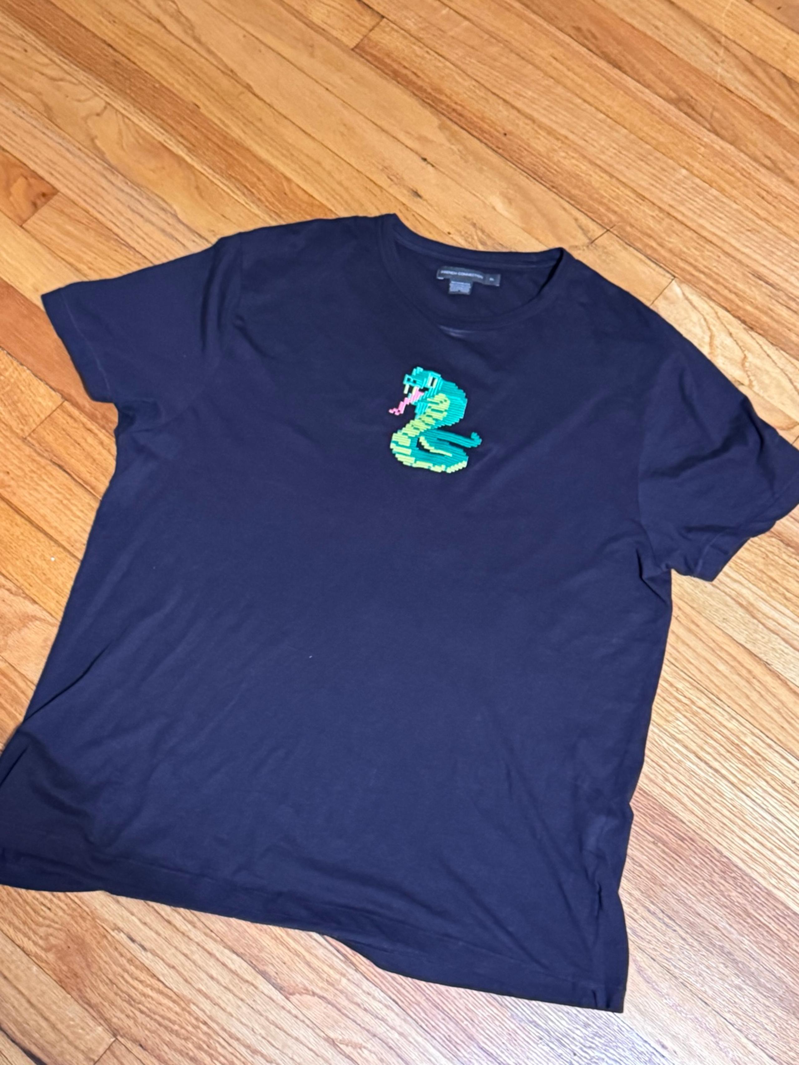 French Connection Black Snake Embroidered Tee XL