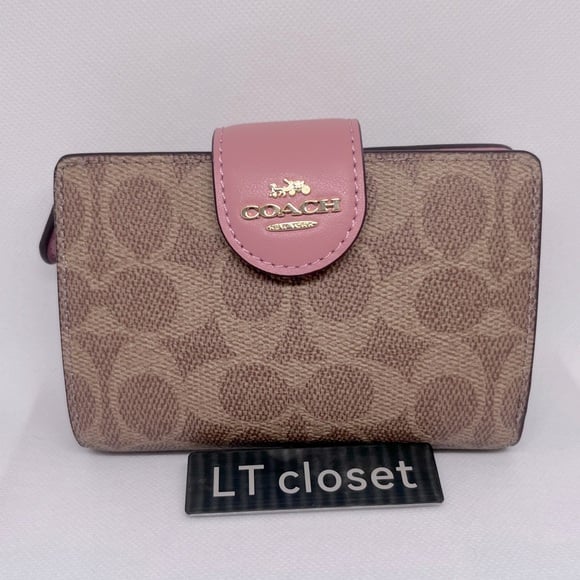 NWT Coach Medium Corner Zip Wallet In Signature Canvas