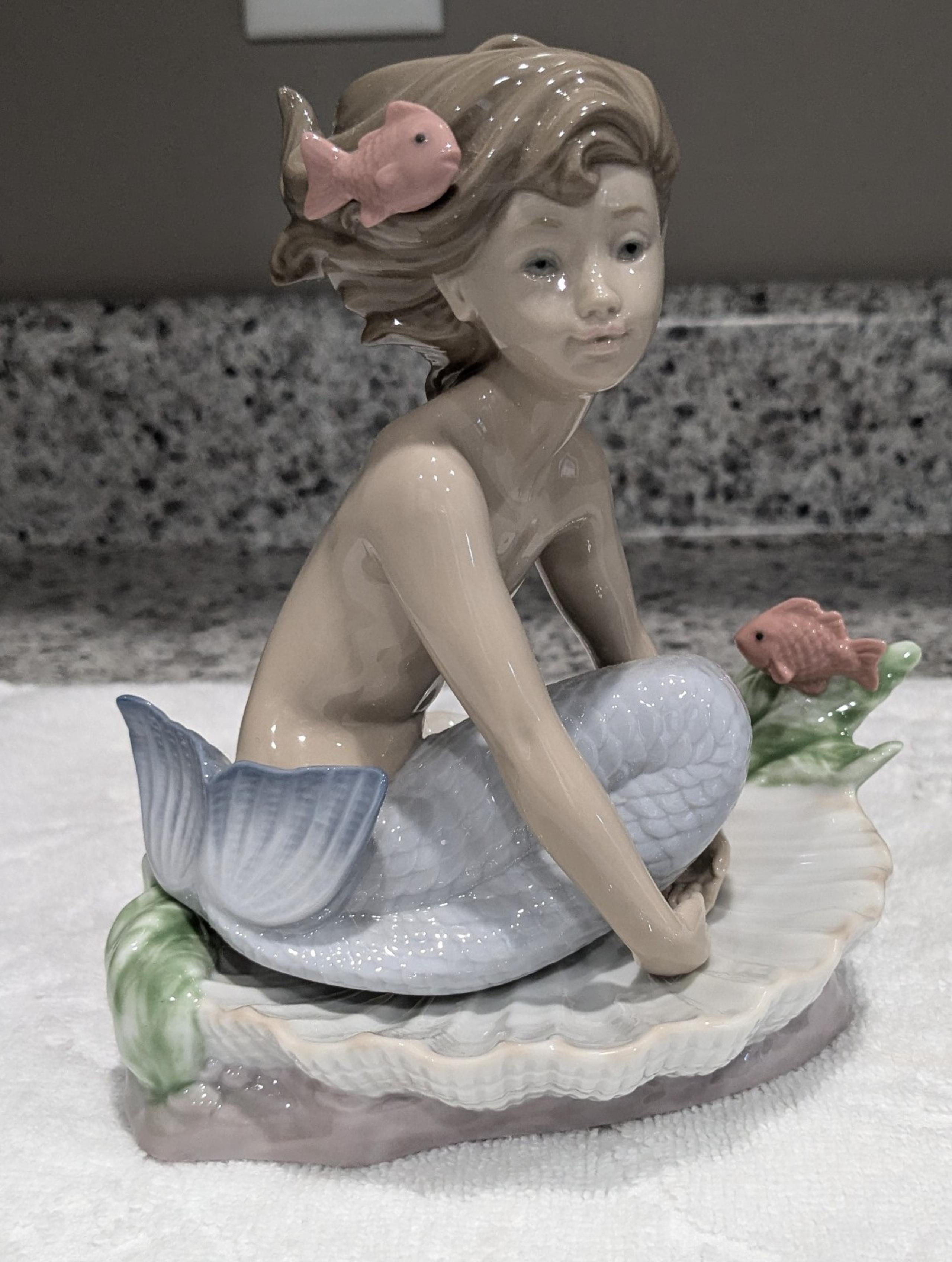 Nao Lladro Mermaid with Shell