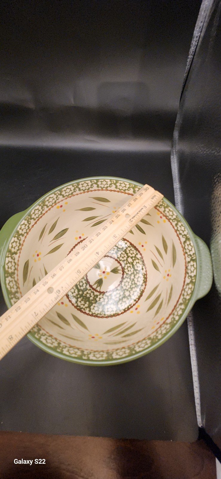 Temp-tations casserole dish - detail