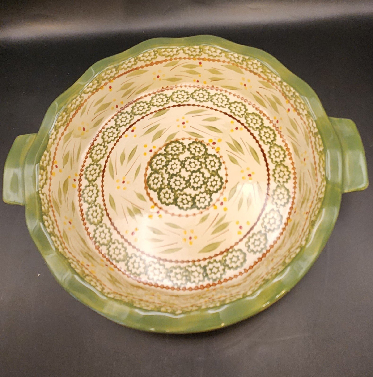 Temp-tations casserole dish - detail