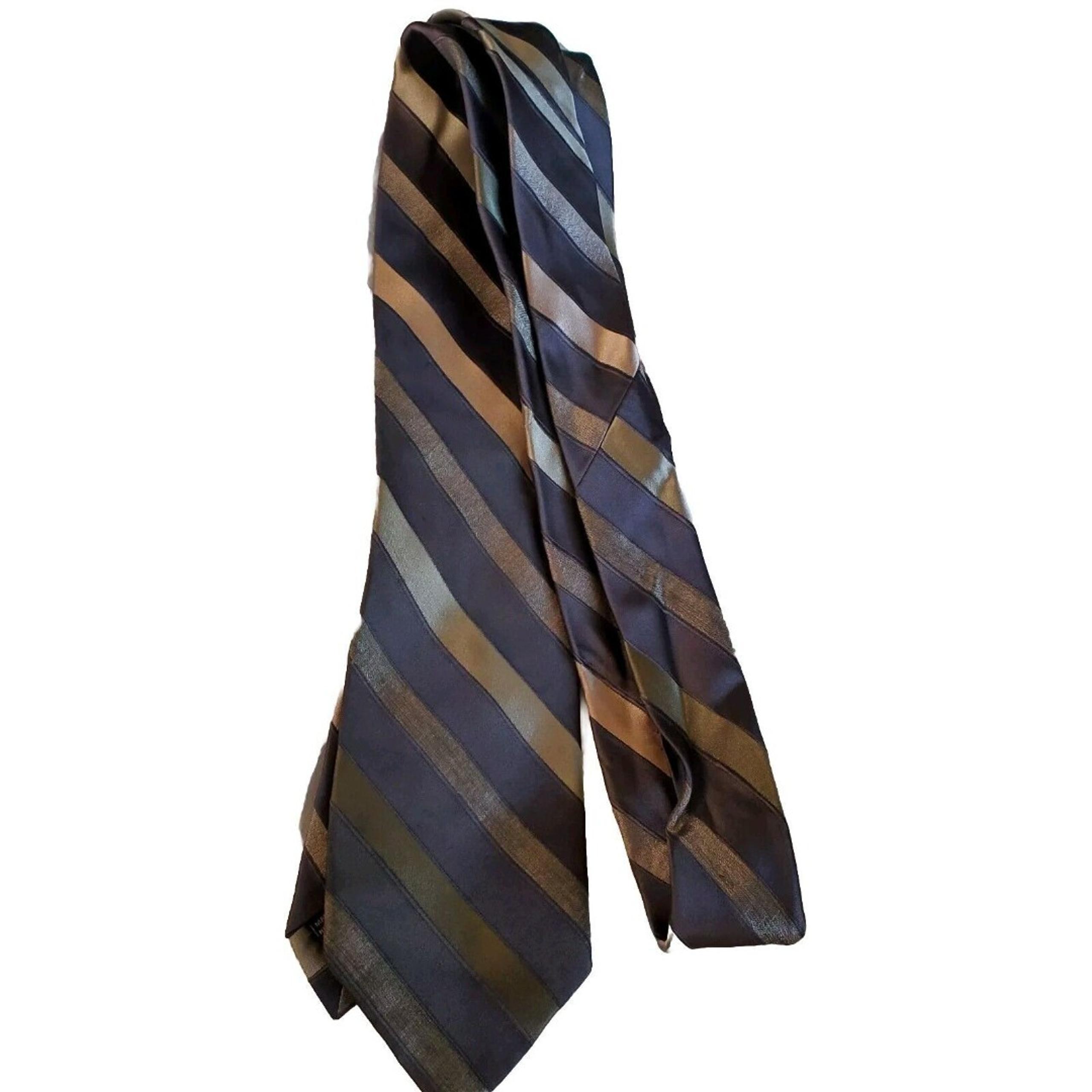 Claiborne Elegant Tie 100% Silk