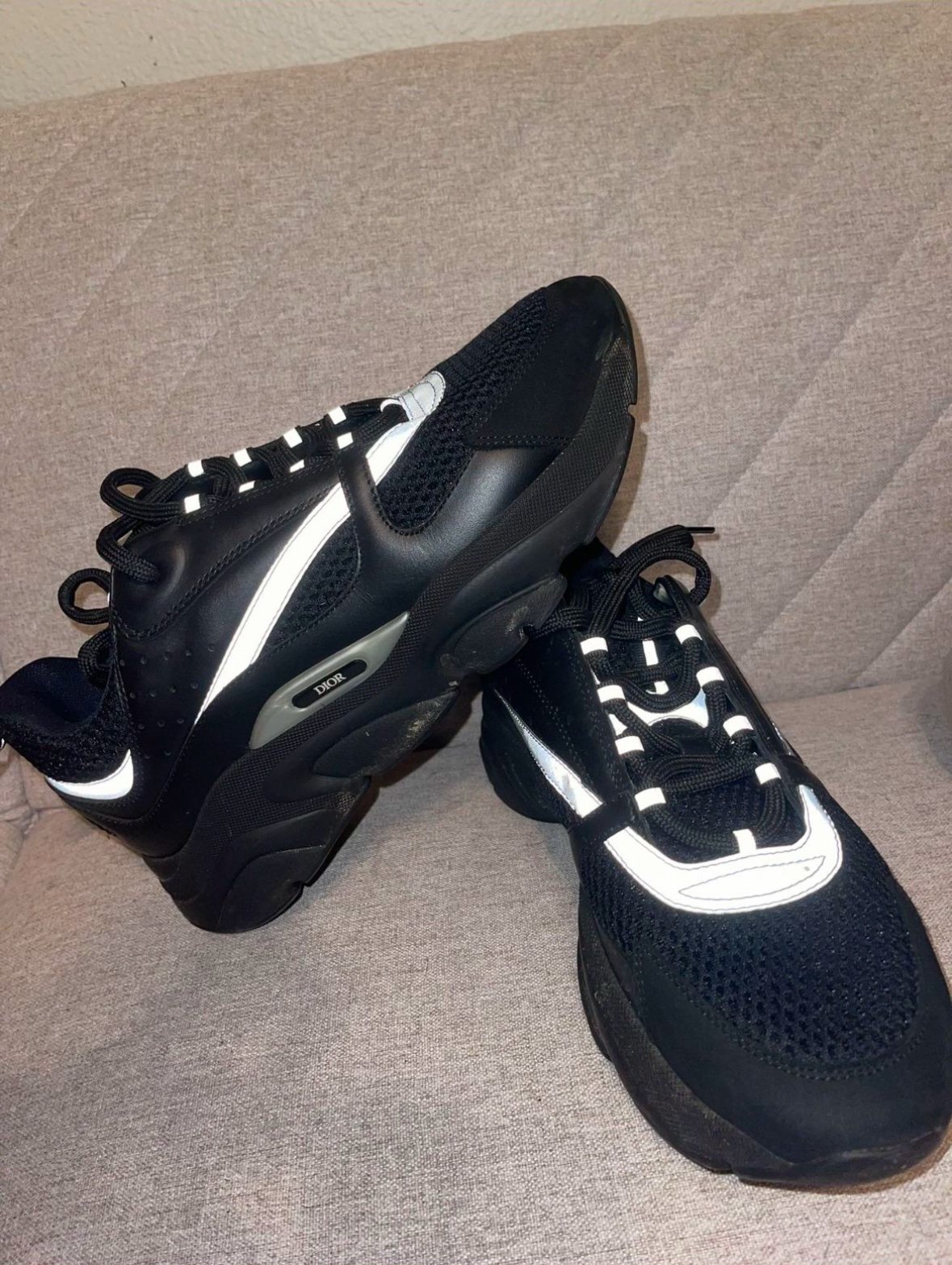 Dior b22