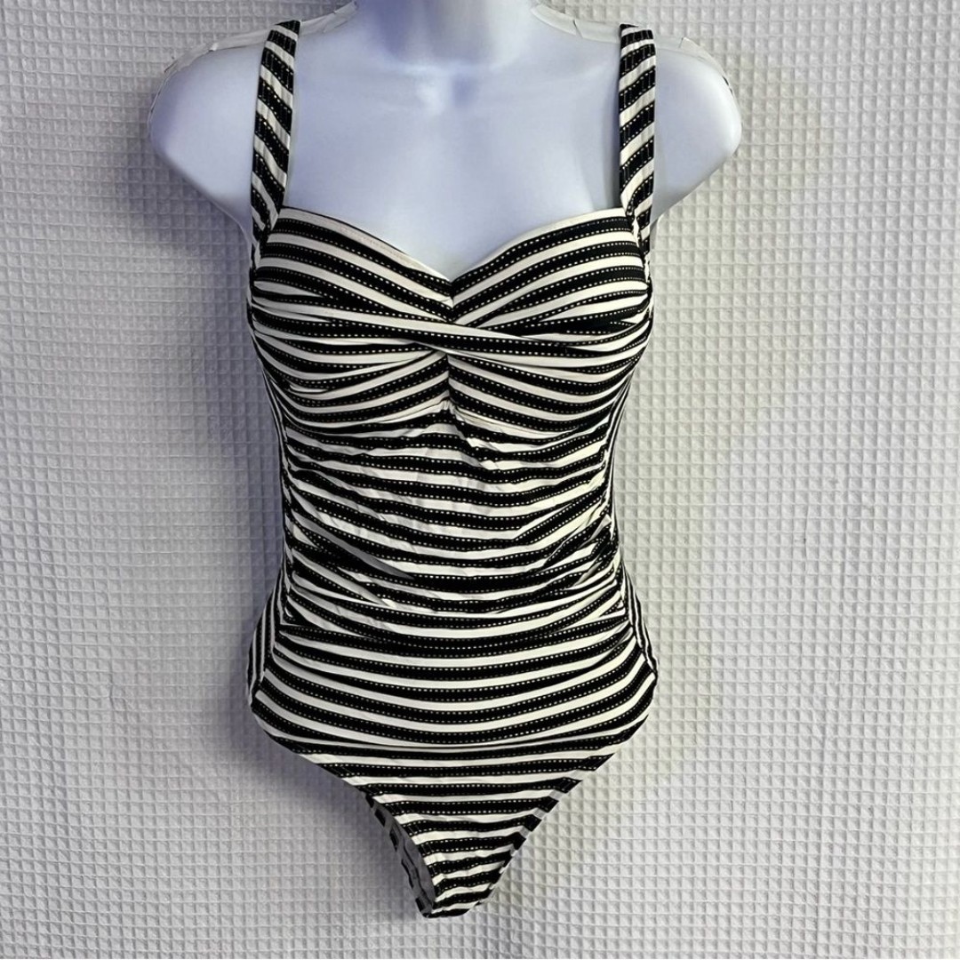 Nip Tuck ladies Black and White One Piece Swimsuit size 8