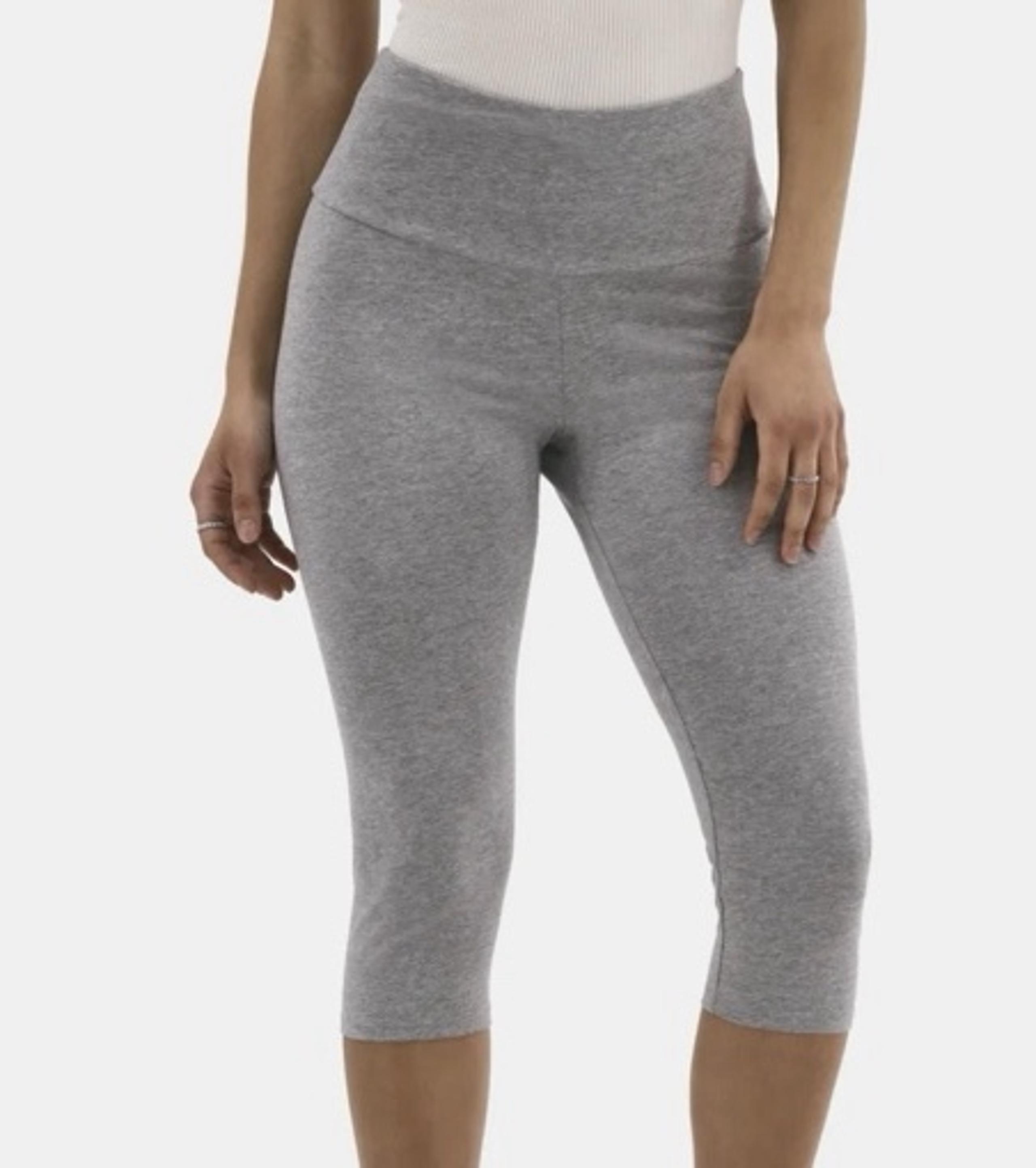 No Boundaries Women's Capri Leggings