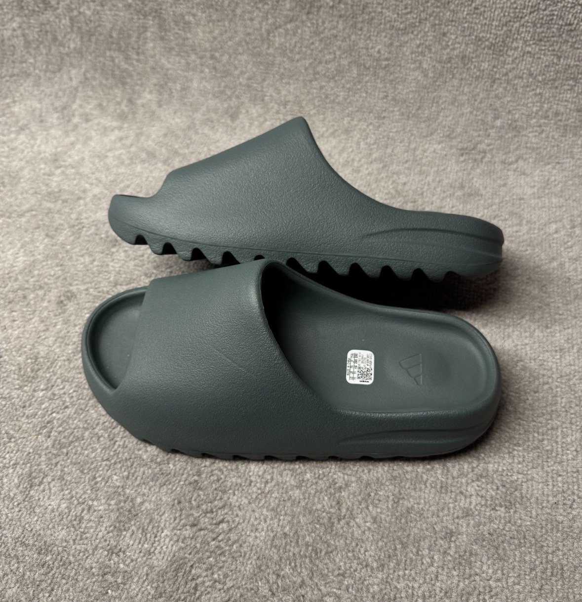 Yeezy slides slate marine size 11