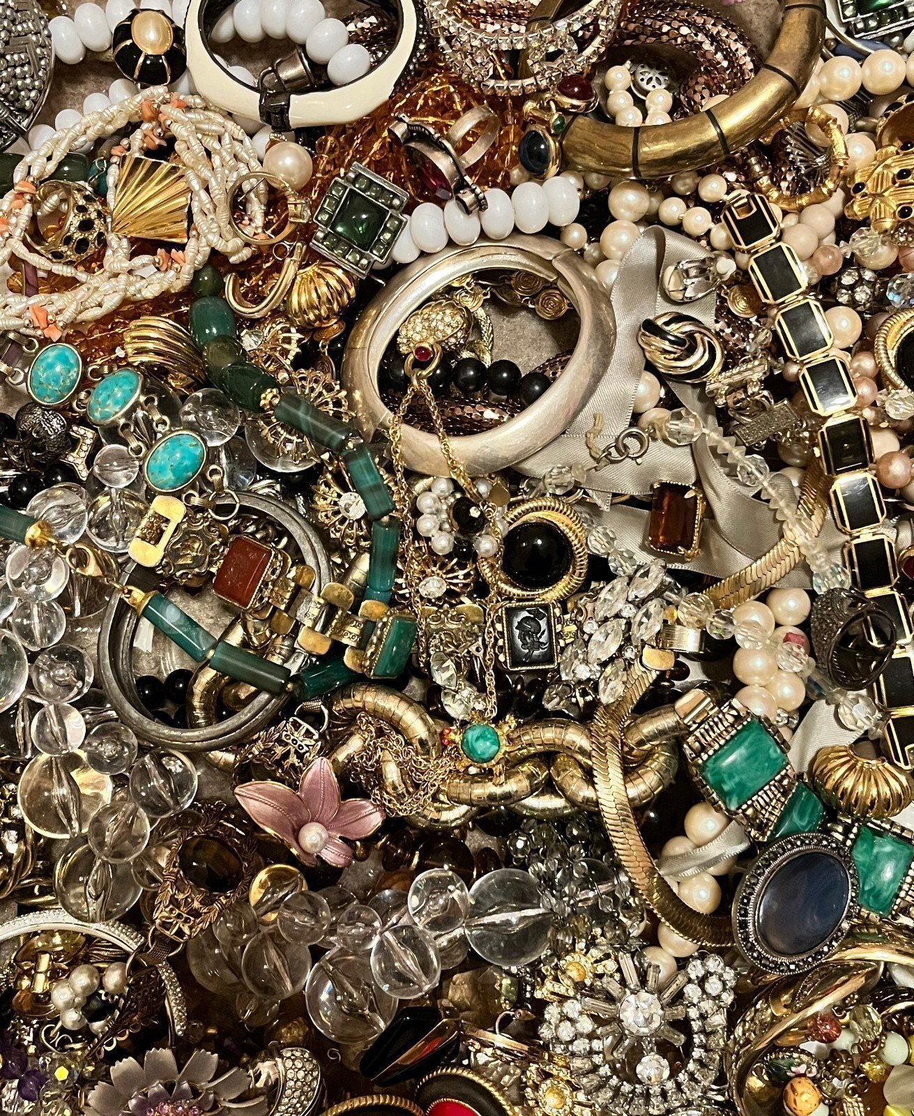 HUGE 4 LB MYSTERY VINTAGE JEWELRY LOT