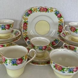 18 Pieces Colclough Bone China Tea Cup and Sandwich Plate Set