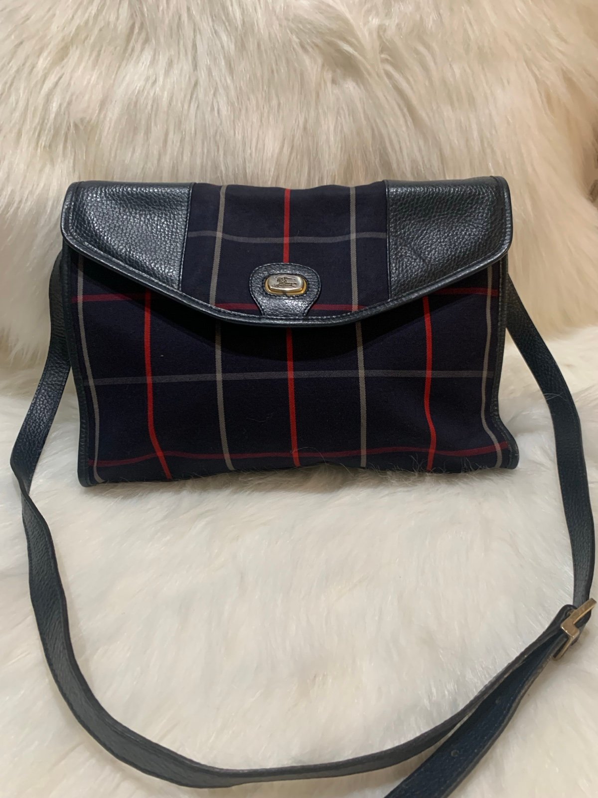 Burberrys Vintage Sling Bag