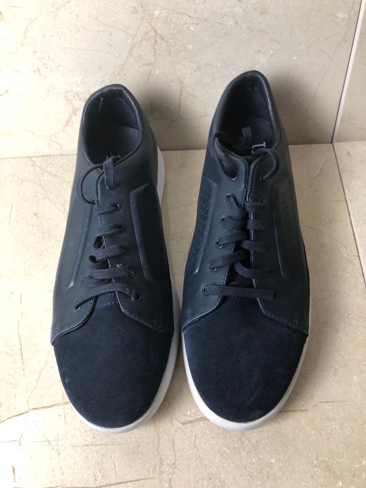 Under Armour Mens Blue Running Shoes Sneakers Size 10 USA