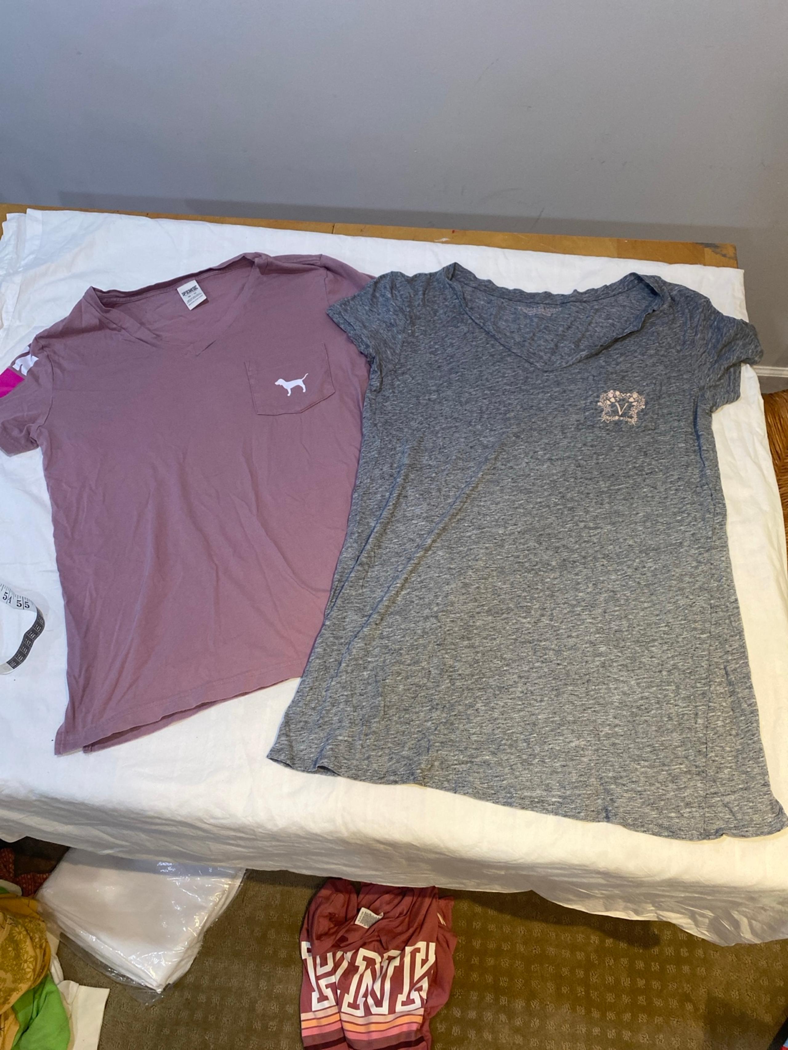lot of 2 Victoria’s Secret size XS nightgown and sleep shirt
