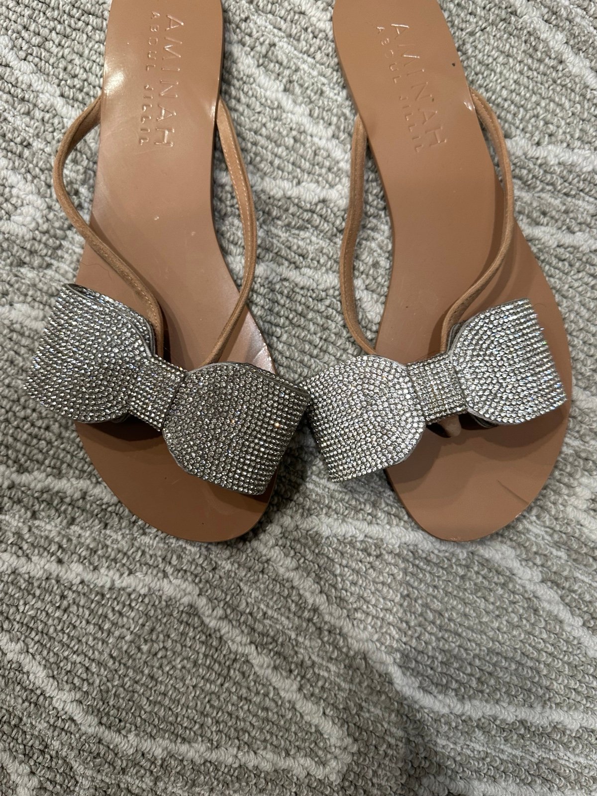 Crystal bow sandals nude