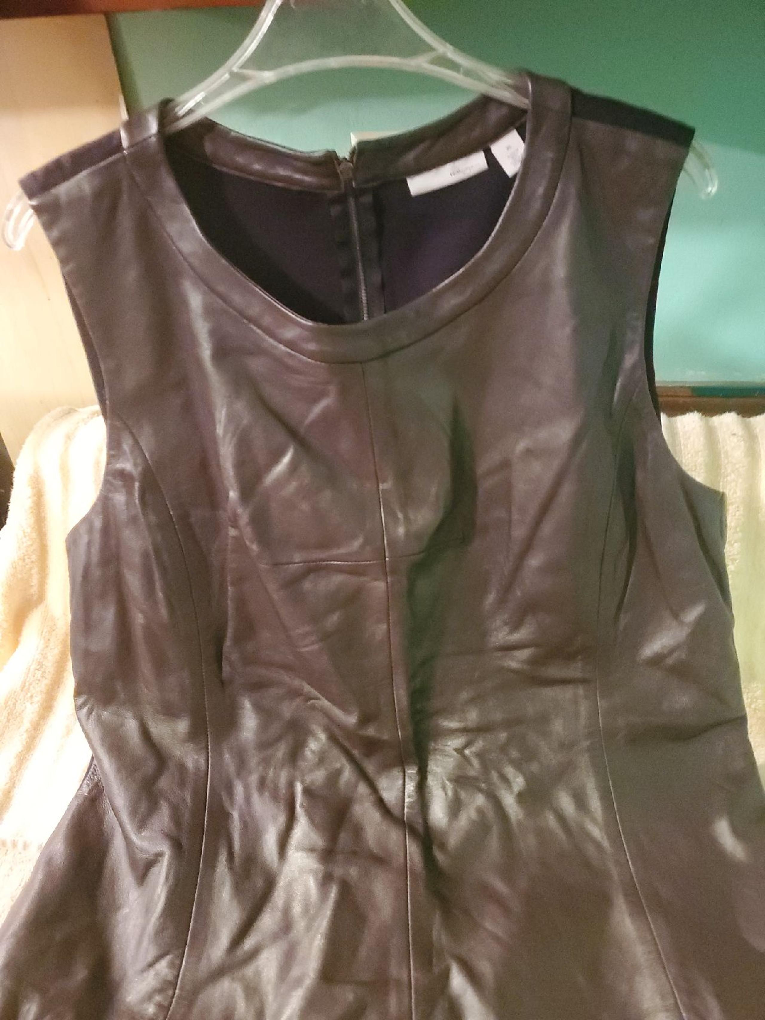 Top no sleeve real leather brown