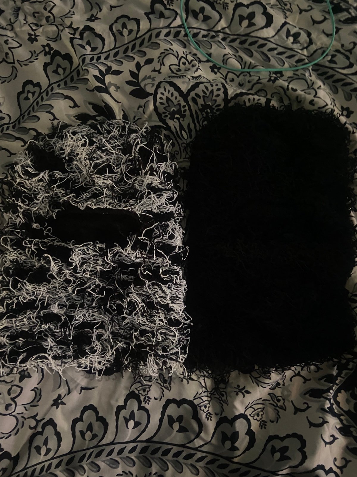 DISTRESSED SKI MASK