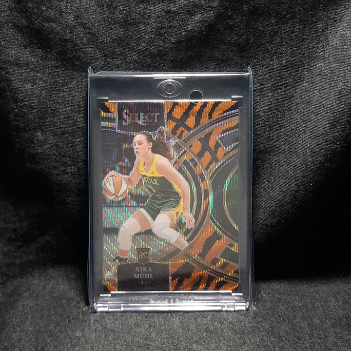 Nika Muhl Rookie Card