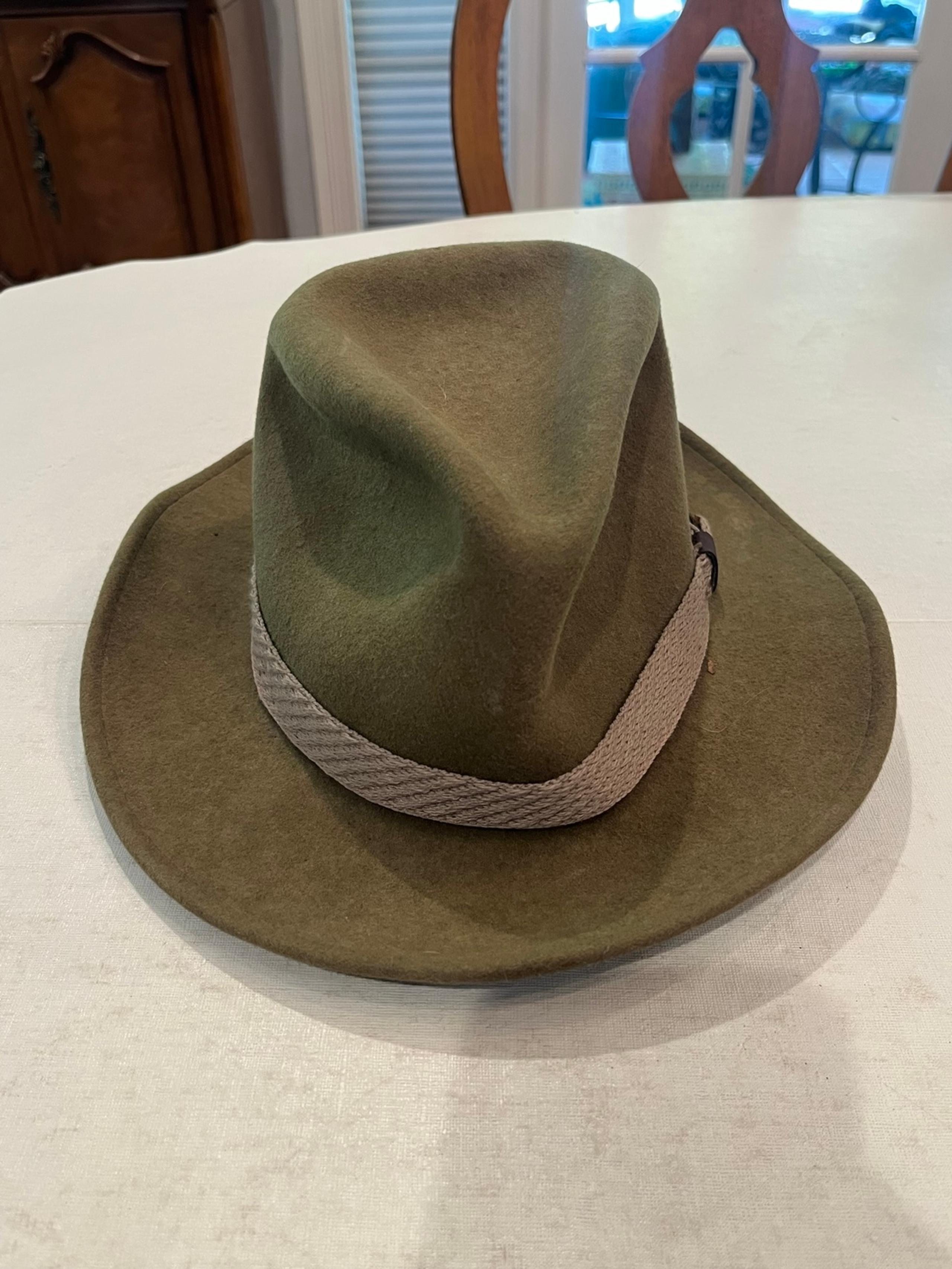 Vintage 100% wool olive fedora. Rustic Indiana Jones vibes. Very retro! GUC!